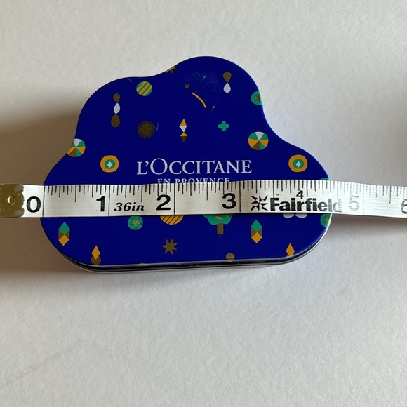 L'Occitane En Provence lip balms and facial cleanser in Holiday tin - Picture 6 of 8